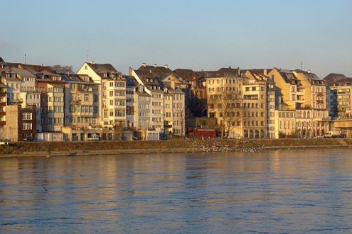 Ansicht des Grossbasler Rheinufers oberhalb der Johanniterbrücke